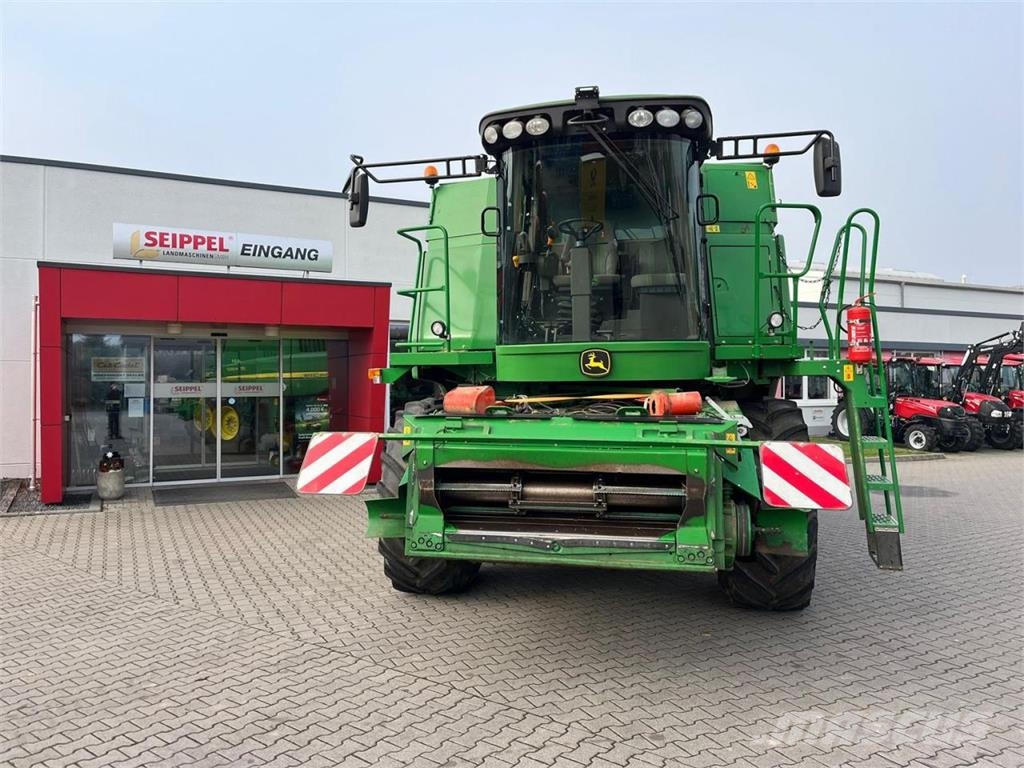 John Deere W650 Mietitrebbiatrici