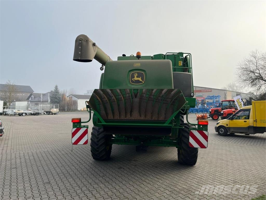 John Deere W650 Mietitrebbiatrici