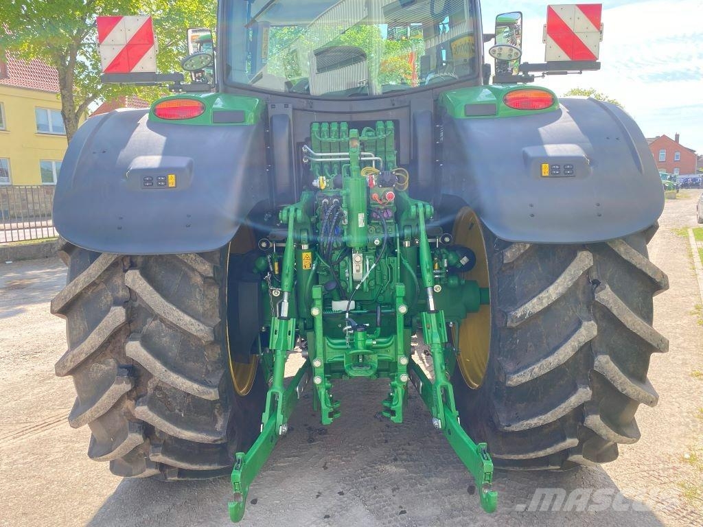 John Deere 6R215 Трактора