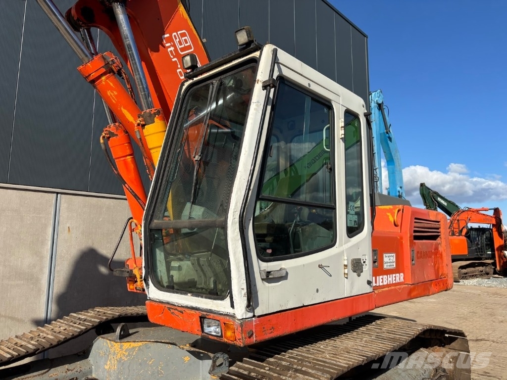 Liebherr R 922 HD S L with LaBounty Shear Kāpurķēžu ekskavatori