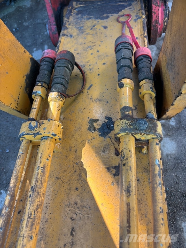 Liebherr R 922 HD S L with LaBounty Shear Kāpurķēžu ekskavatori