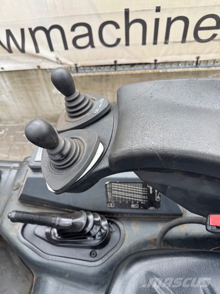 Linde E25/02 شاحنات ذات رافعات شوكية تعمل بالكهرباء