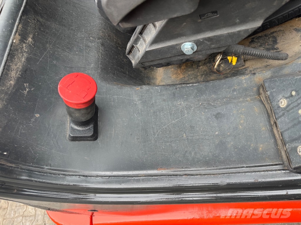 Linde E25/02 شاحنات ذات رافعات شوكية تعمل بالكهرباء