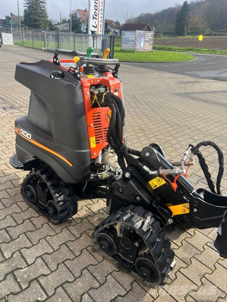 Ditch Witch R300 Rýhovače