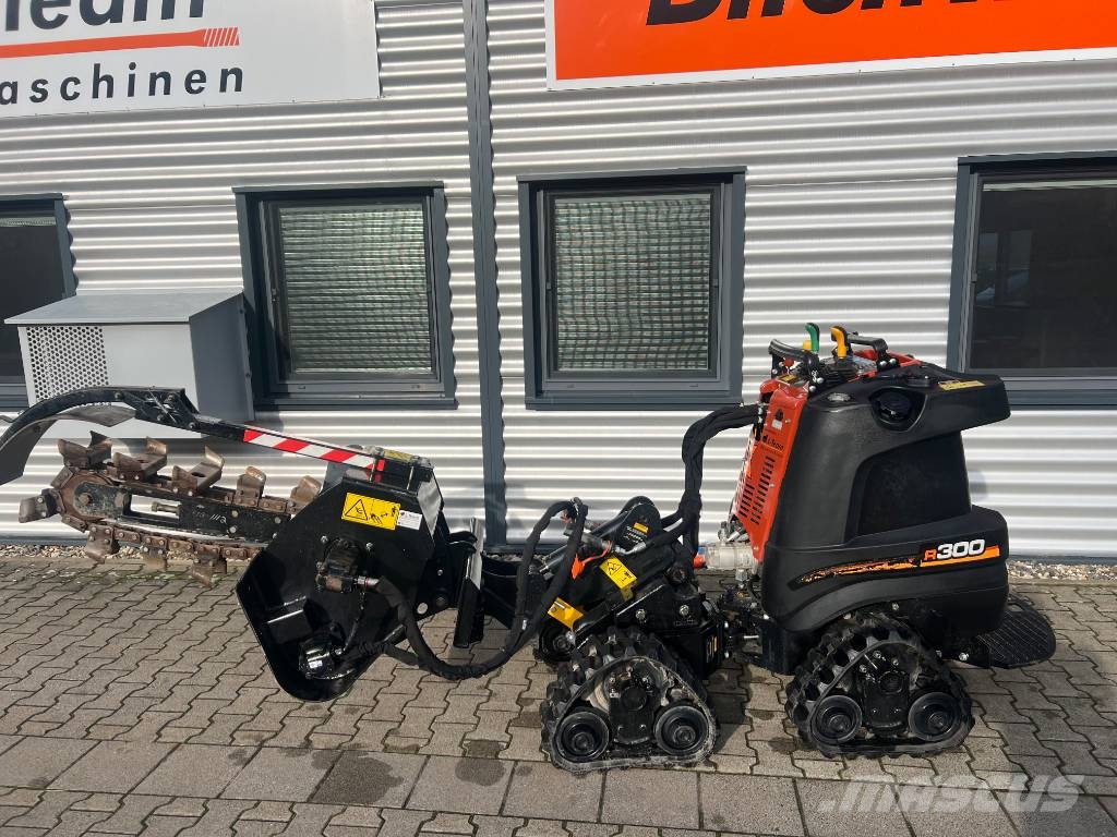 Ditch Witch R300 Rýhovače