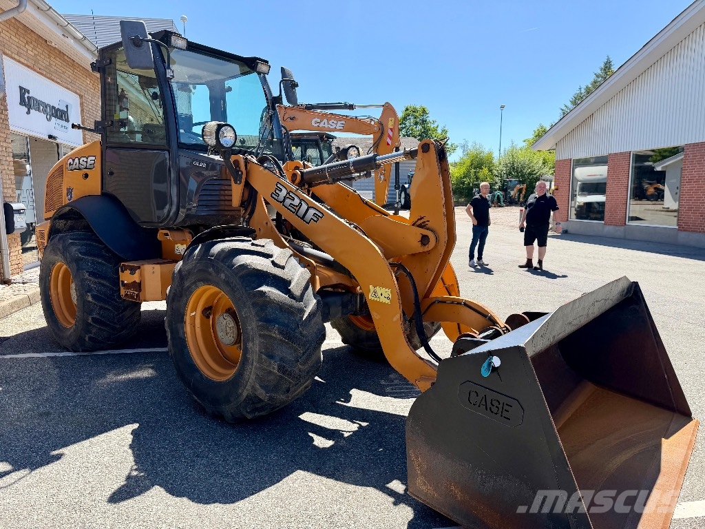 CASE 321F Φορτωτές με λάστιχα (Τροχοφόροι)