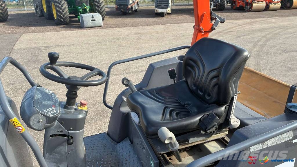 Hamm HD14TT Pneumatikové valce