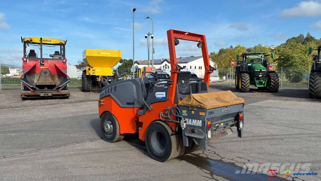 Hamm HD14TT Pneumatikové valce