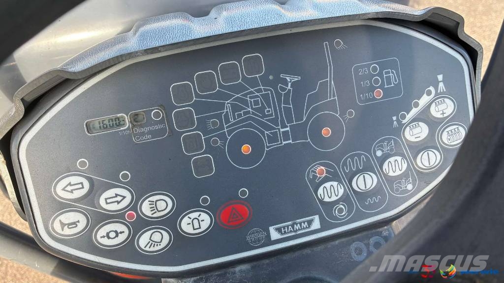 Hamm HD14TT Pneumatikové valce