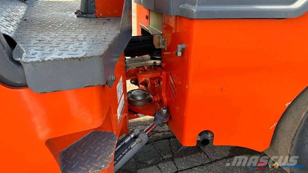 Hamm HD14TT Pneumatikové valce
