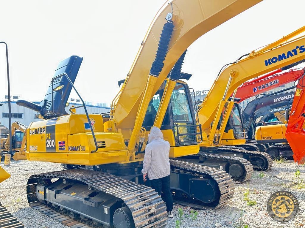 Komatsu PC200-8 Bagri goseničarji
