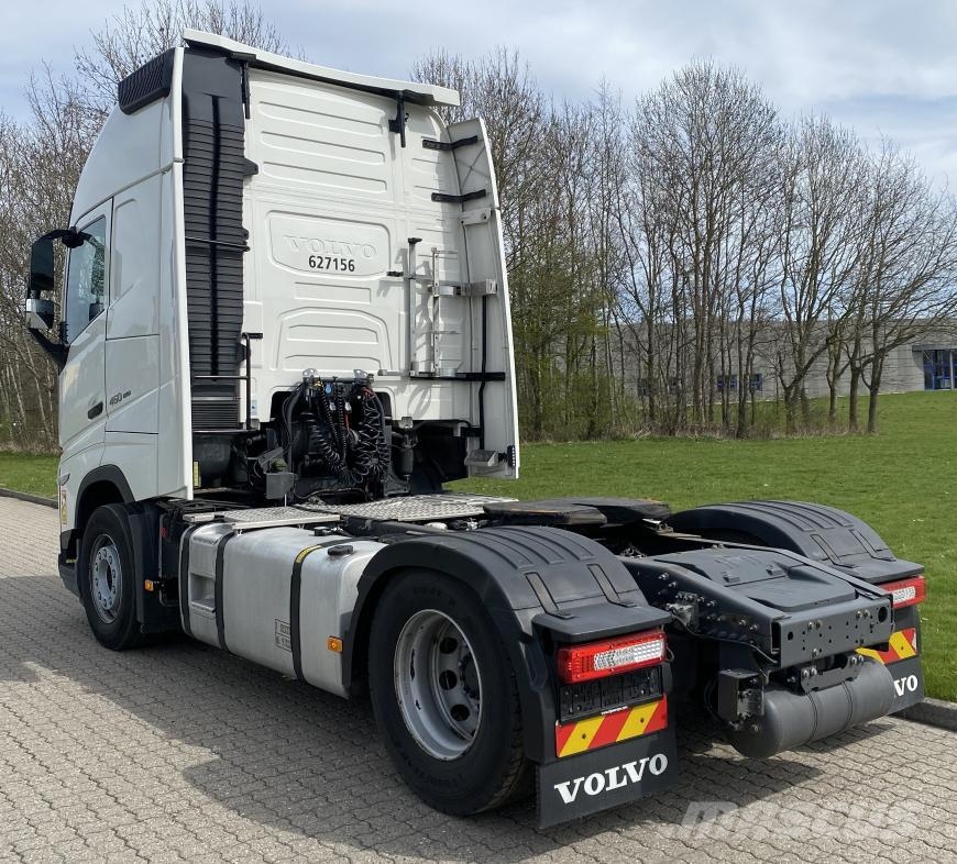 Volvo Vehicle Tractor 4x2 Standard Prime Movers