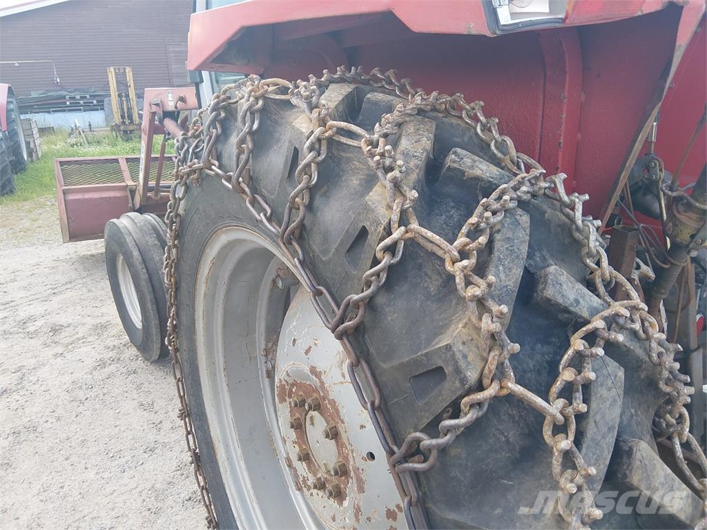 Massey Ferguson 675 トラクター