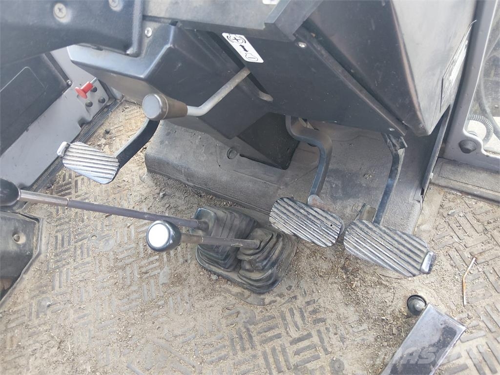 Massey Ferguson 675 トラクター