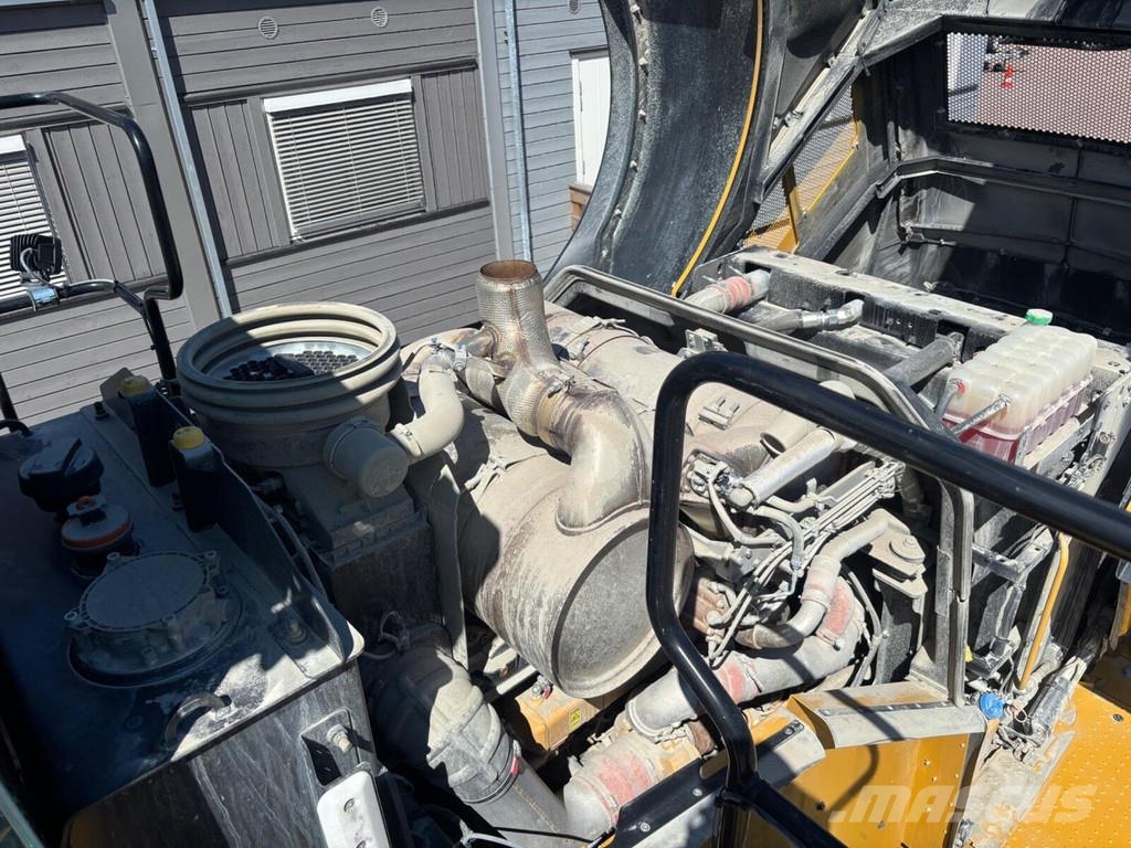 CAT 980 Iekrāvēji uz riteņiem