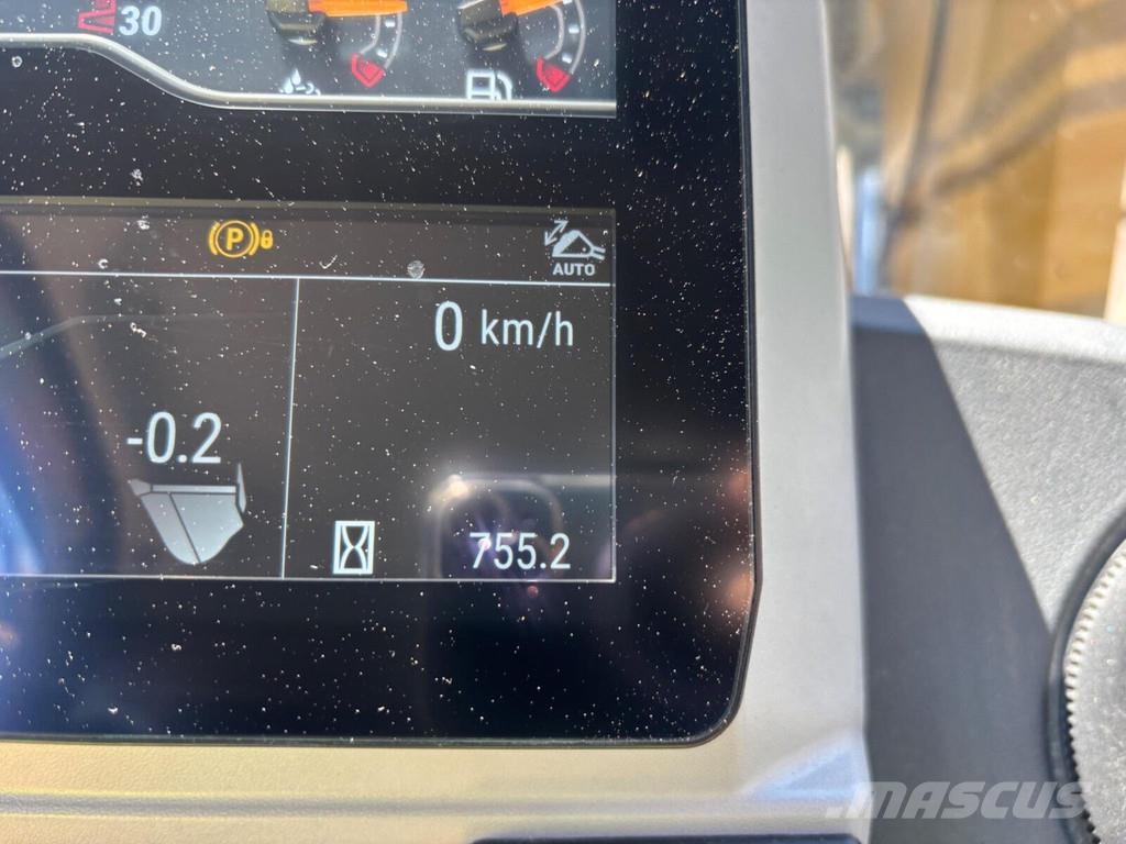 CAT 980 Iekrāvēji uz riteņiem