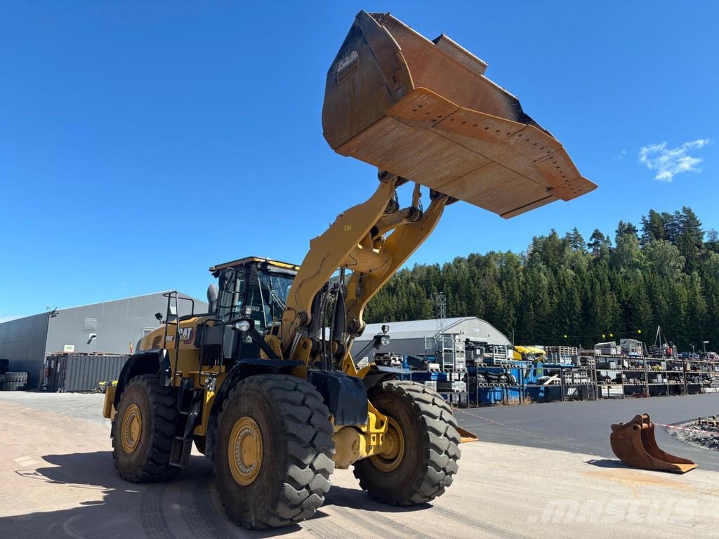 CAT 980 Iekrāvēji uz riteņiem