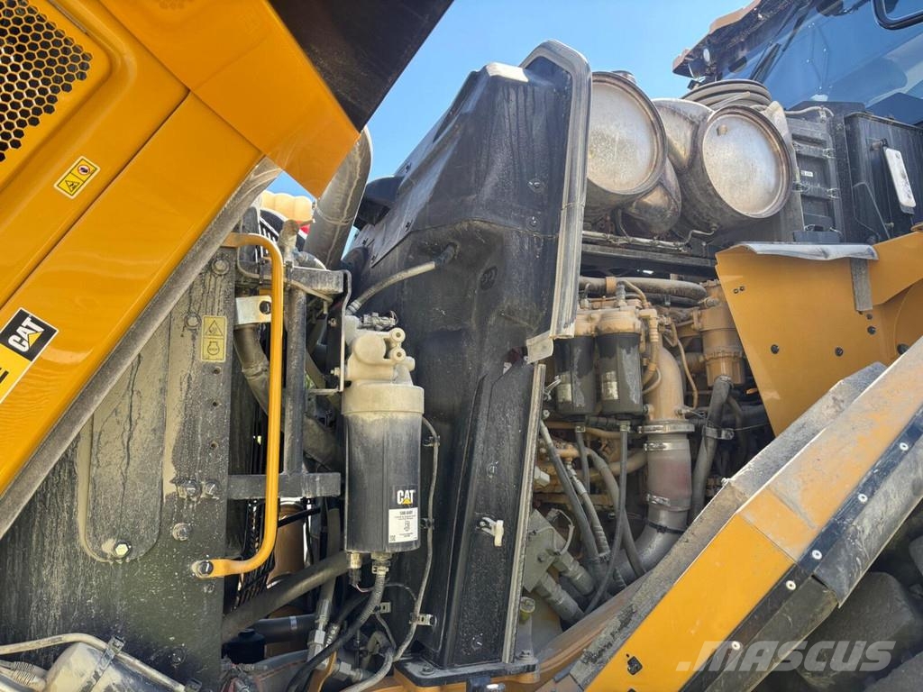 CAT 980 Iekrāvēji uz riteņiem