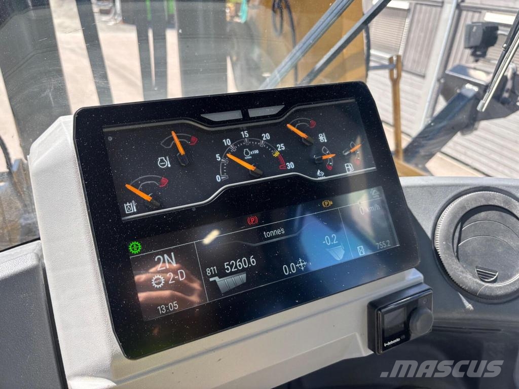 CAT 980 Iekrāvēji uz riteņiem