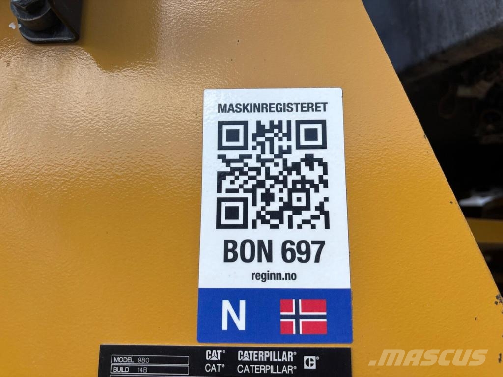 CAT 980 Iekrāvēji uz riteņiem