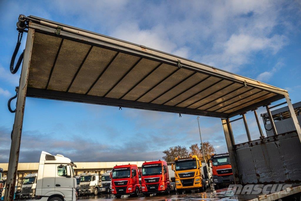 Lecitrailer VOLAILLE/GEFLÛGEL/POULTRY+REHAUSSABLE Platformas/izkraušana no sāniem
