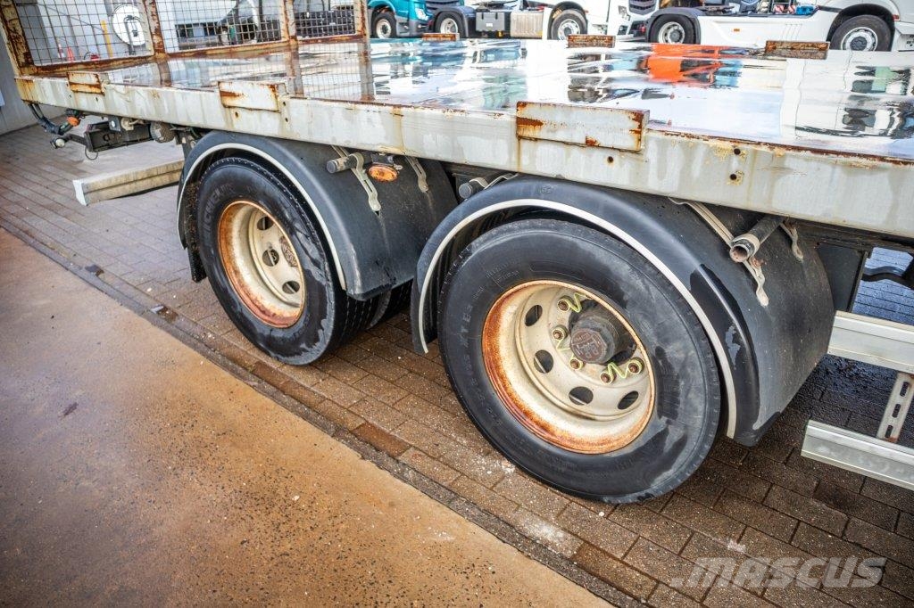 Lecitrailer VOLAILLE/GEFLÛGEL/POULTRY+REHAUSSABLE Platformas/izkraušana no sāniem
