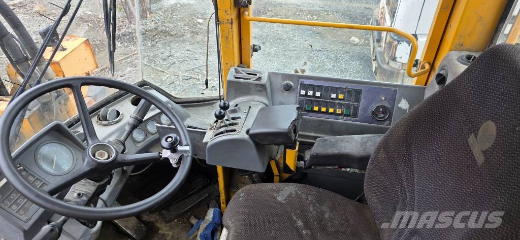 Volvo L 120 Wheel loaders