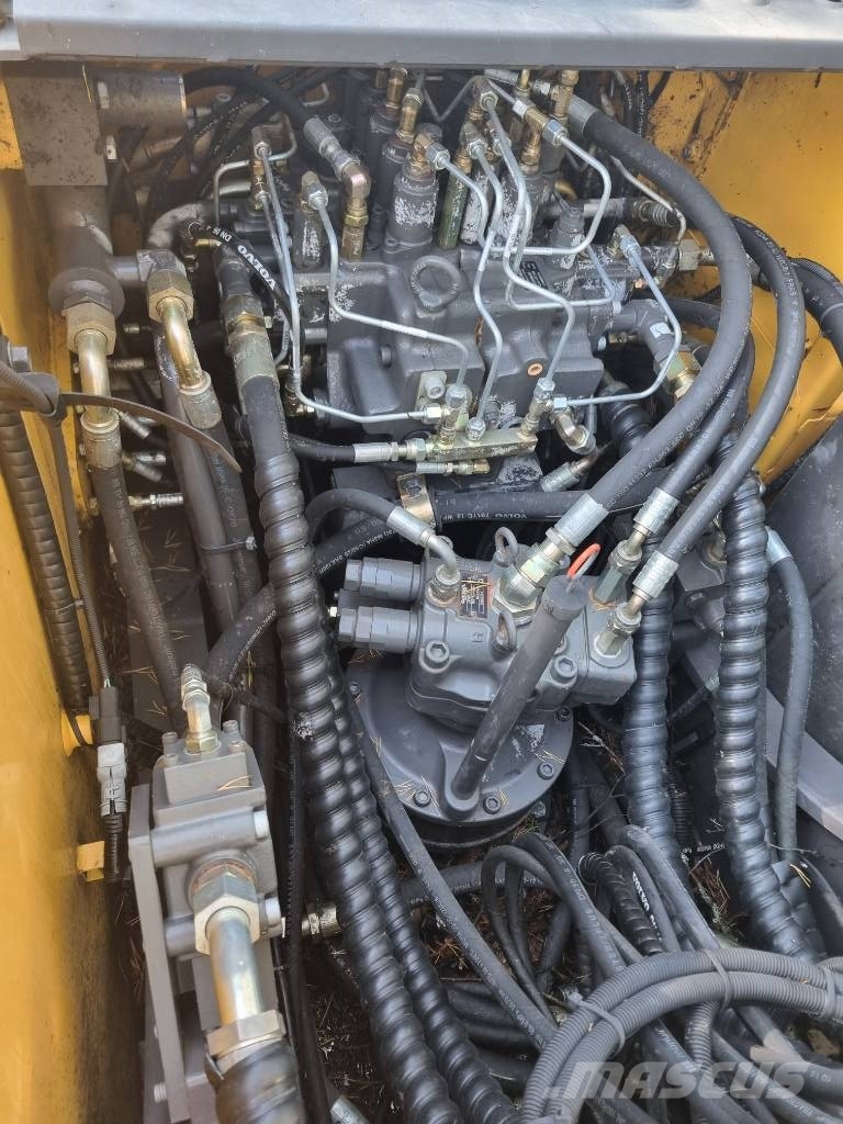 Volvo EC 140 EL Bandgrävare