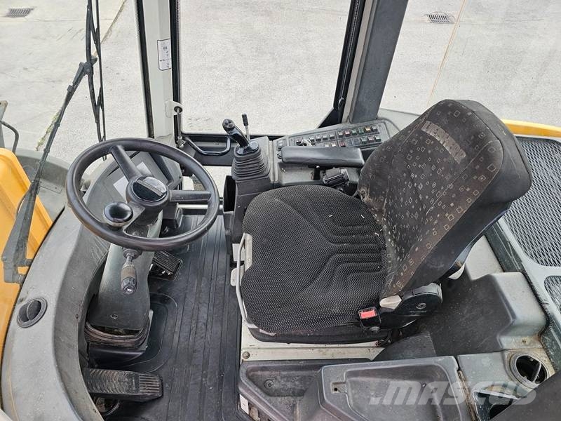 Liebherr L 514 Kolesni nakladalci