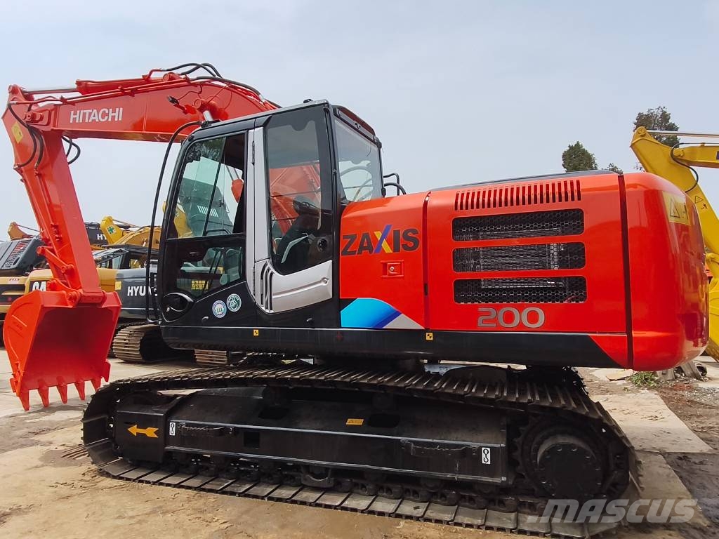 Hitachi ZX200 履带挖掘机