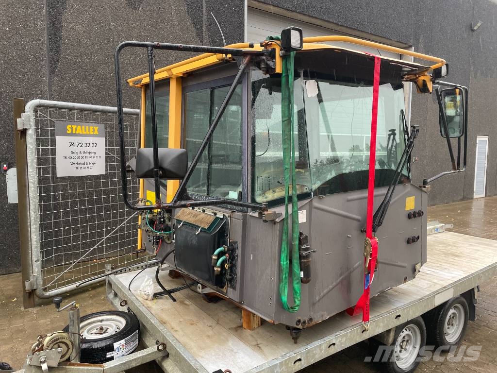 Volvo (førerhus til dumper) Cabins and interior