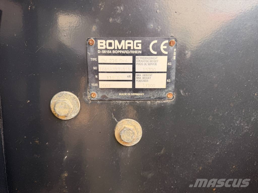 Bomag BW 216 D-4 مداحل أحادية الأسطوانة