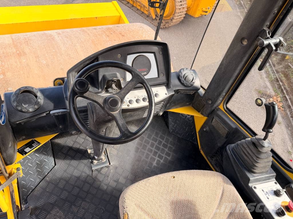 Bomag BW 216 D-4 مداحل أحادية الأسطوانة