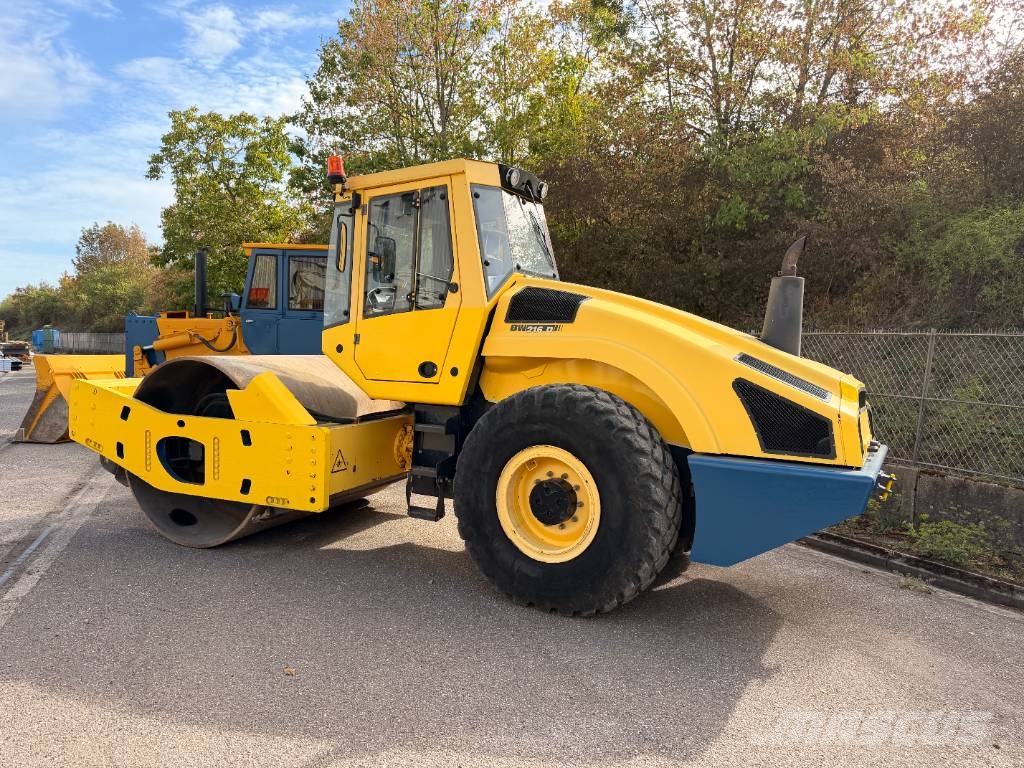 Bomag BW 216 D-4 مداحل أحادية الأسطوانة