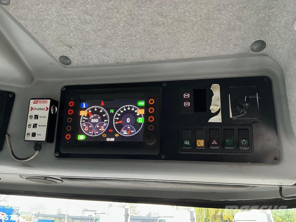 Ravo 580 with 3-rd brush Kehrmaschine