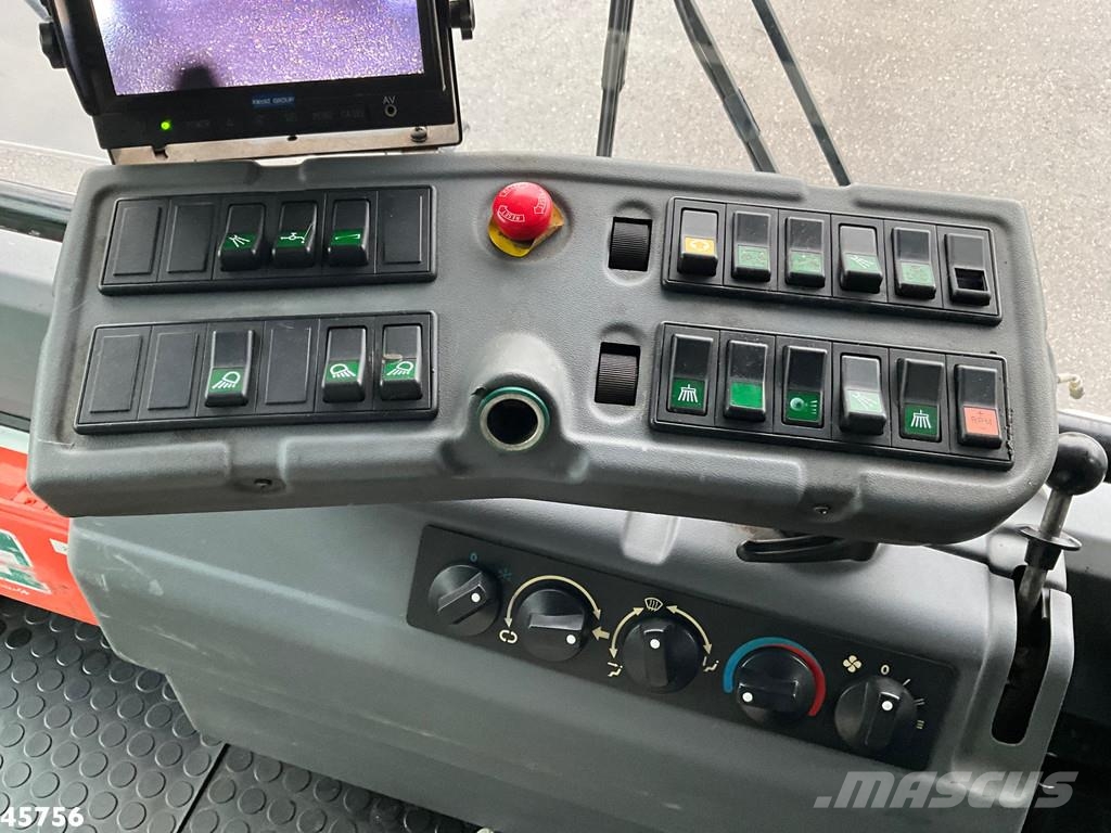 Ravo 580 with 3-rd brush Kehrmaschine
