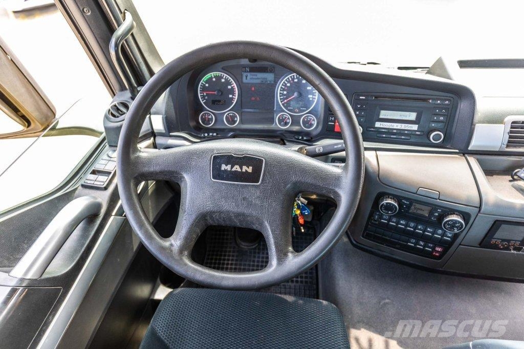 MAN TGS 49.400 10X4-6 BB Camiones con chasís y cabina