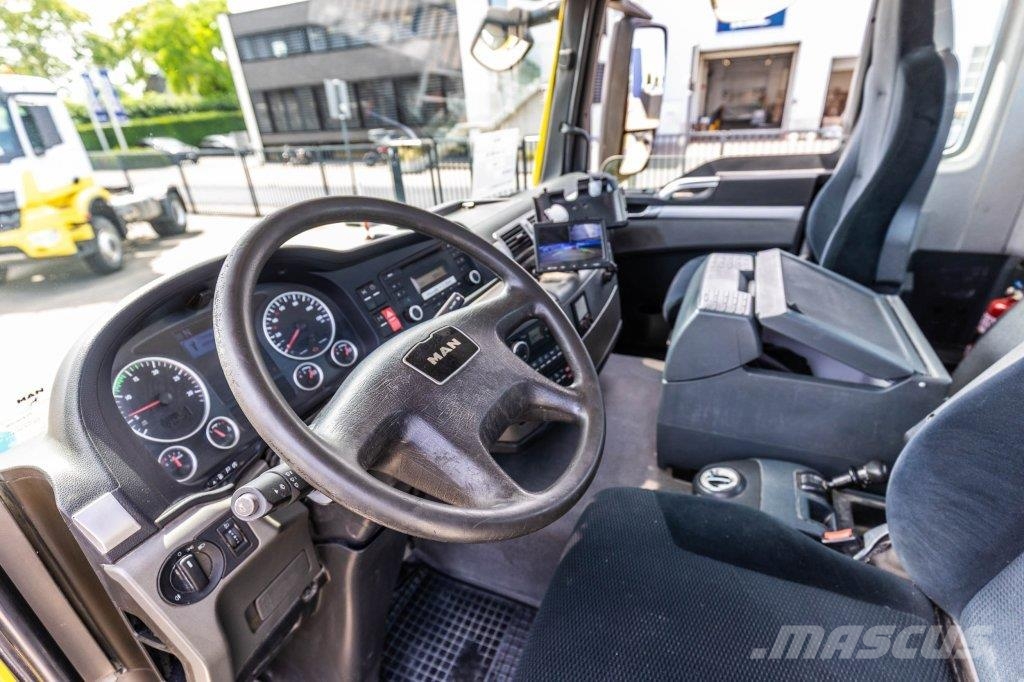 MAN TGS 49.400 10X4-6 BB Camiones con chasís y cabina