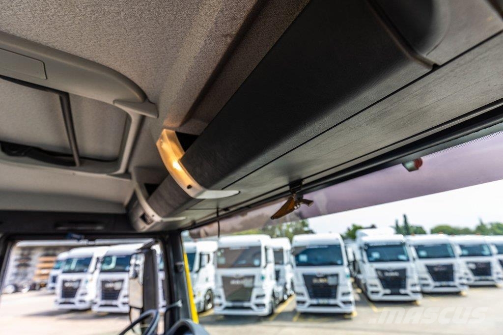 MAN TGS 49.400 10X4-6 BB Camiones con chasís y cabina