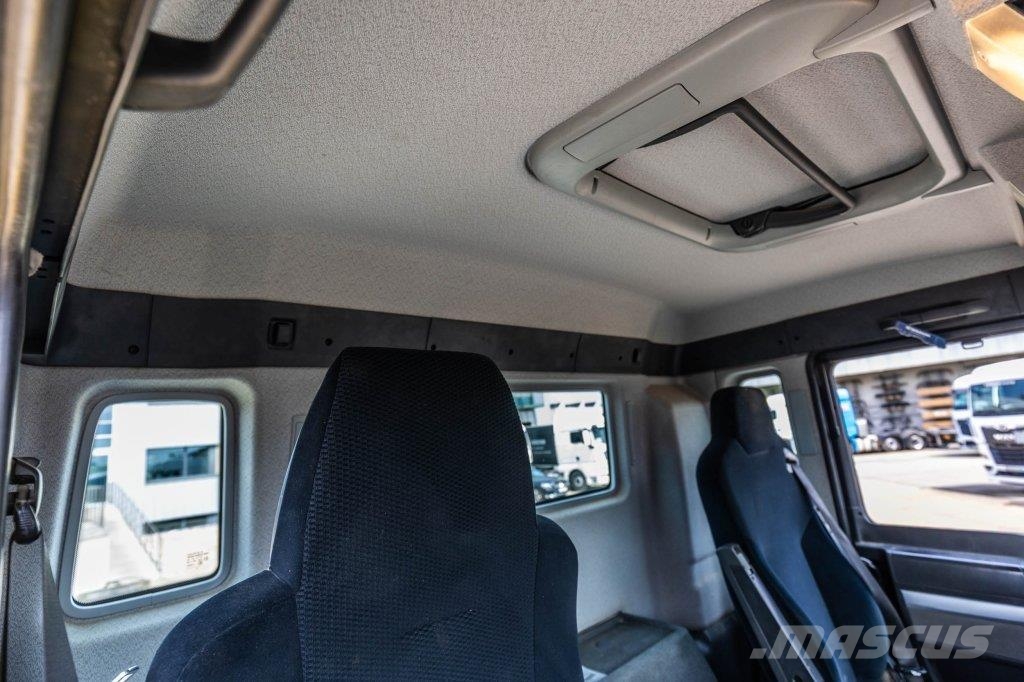 MAN TGS 49.400 10X4-6 BB Camiones con chasís y cabina