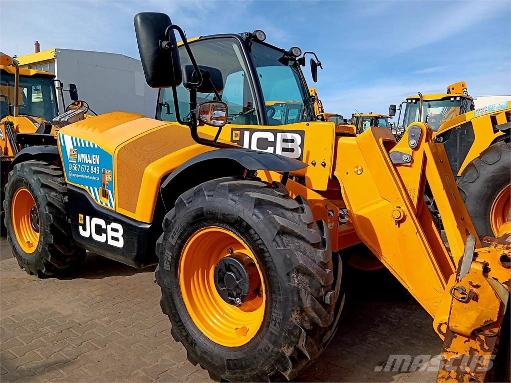 JCB 531-70 مناولات متداخلة