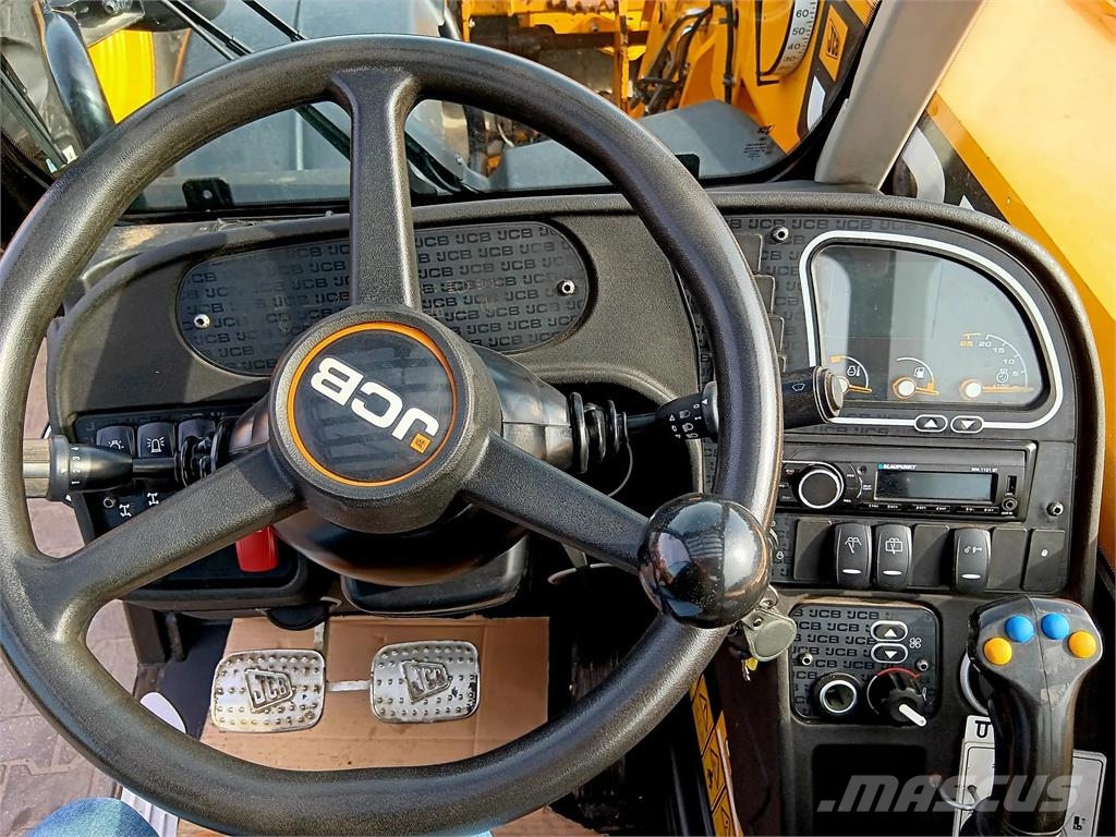 JCB 531-70 مناولات متداخلة