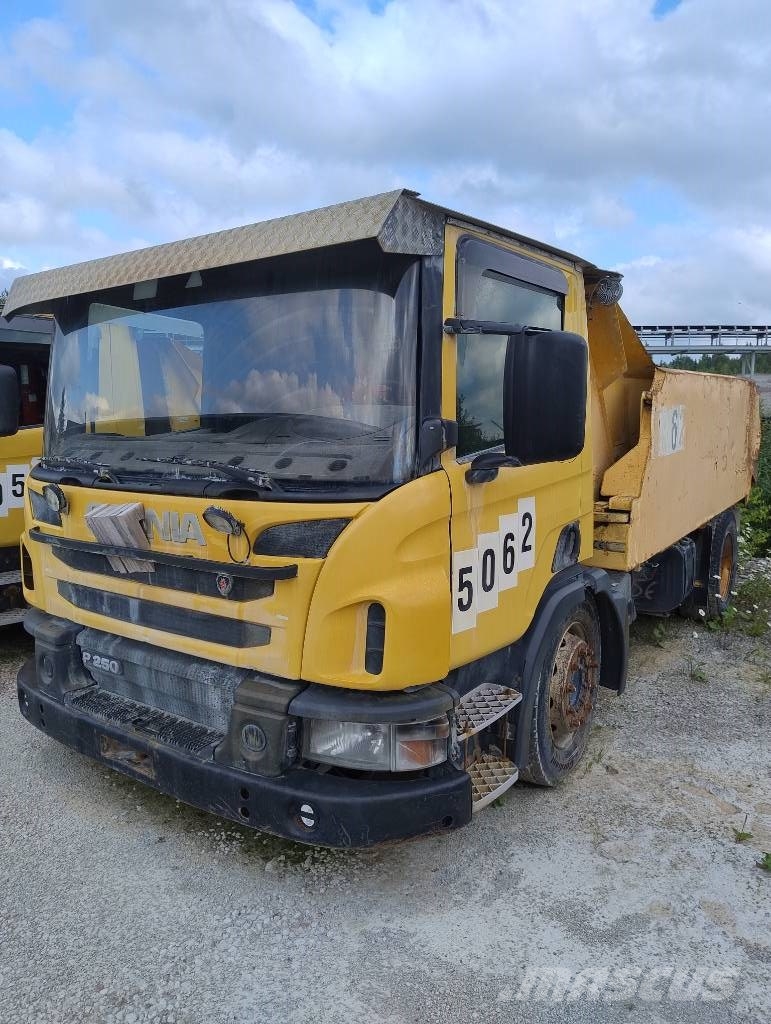 Scania P 250 Camiones bañeras basculantes o volquetes