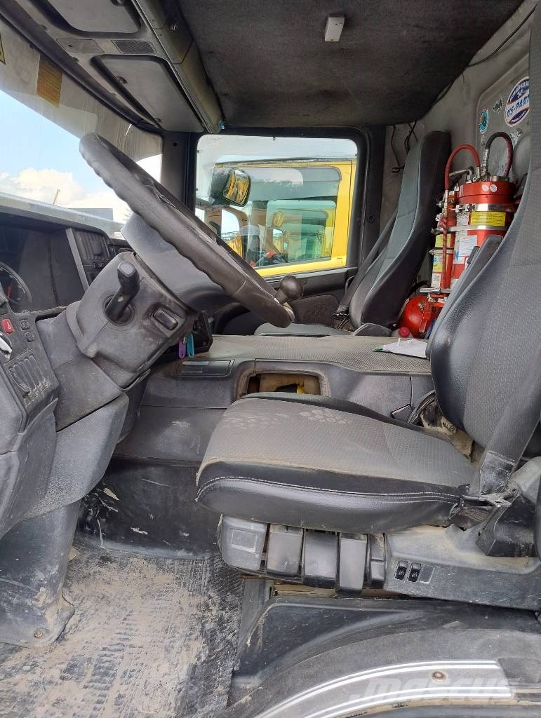 Scania P 250 Camiones bañeras basculantes o volquetes
