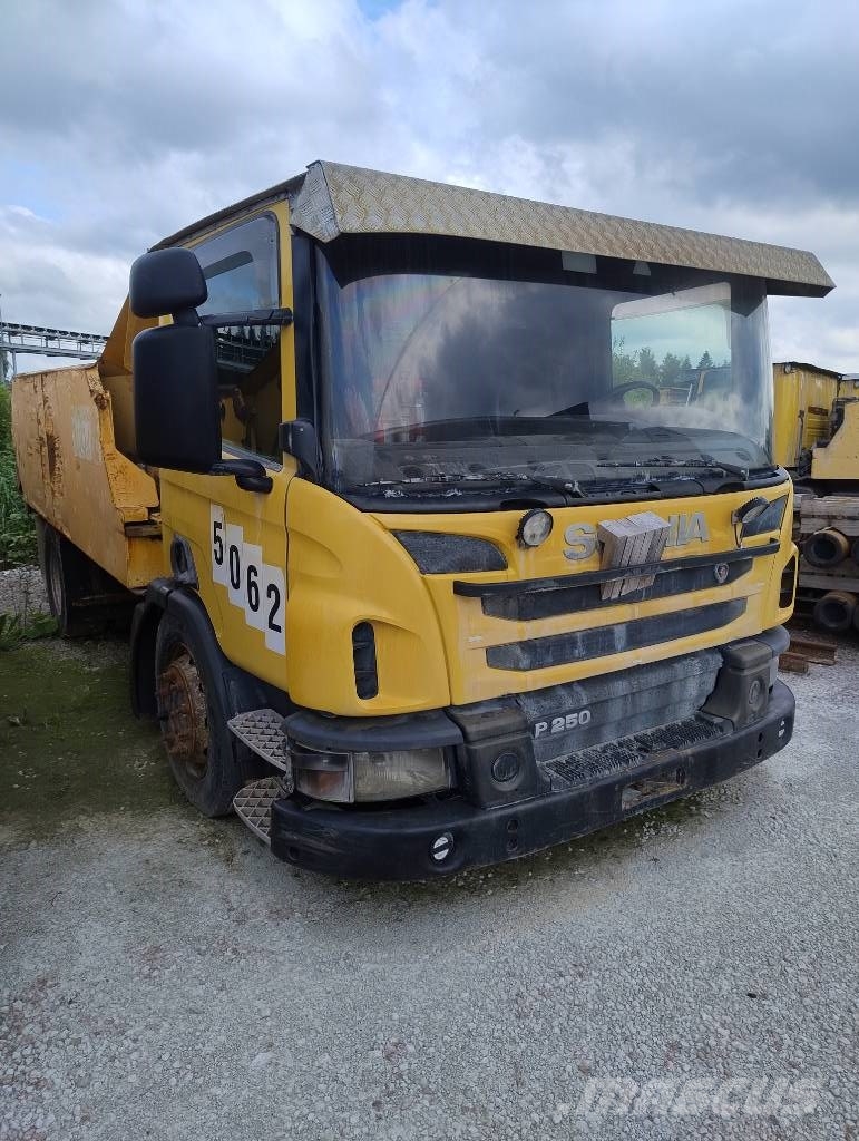 Scania P 250 Camiones bañeras basculantes o volquetes