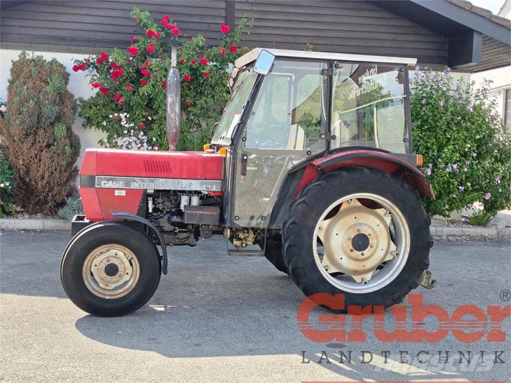 Case IH 433 Traktory