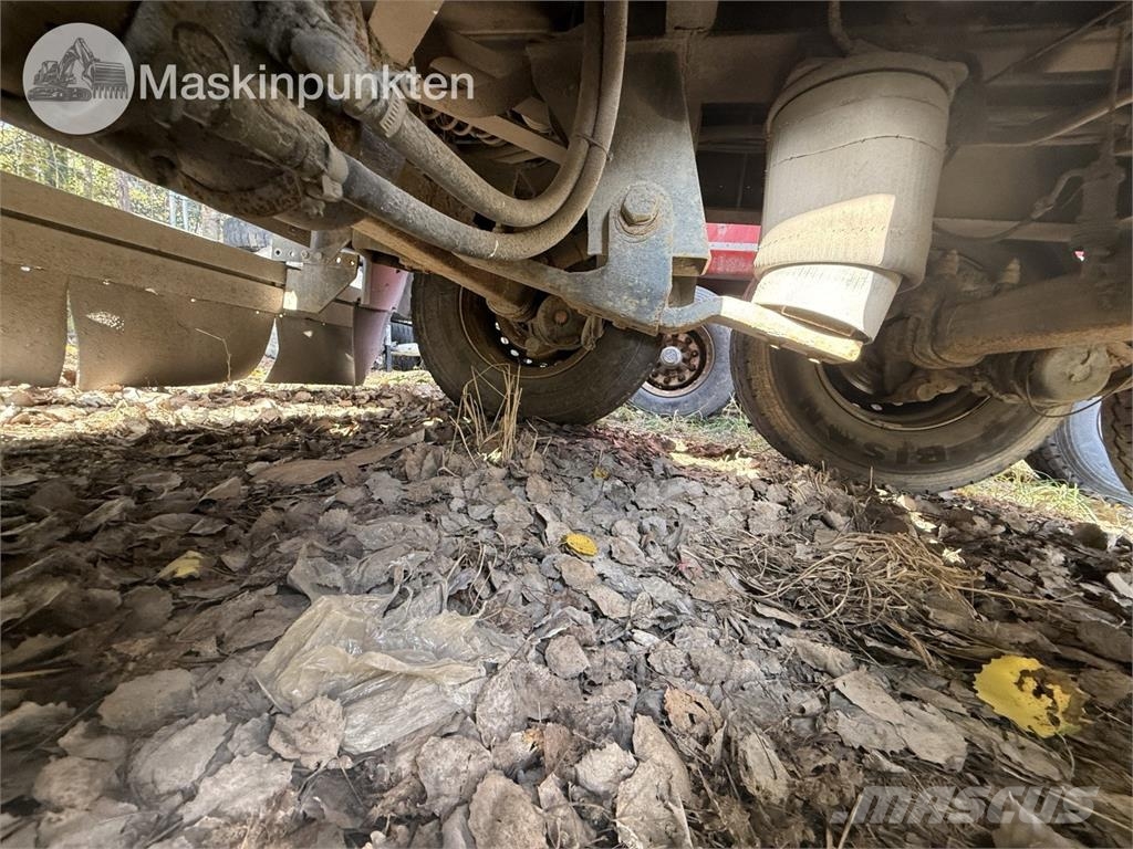 Istrail TN144 Sora- ja kippiperävaunut