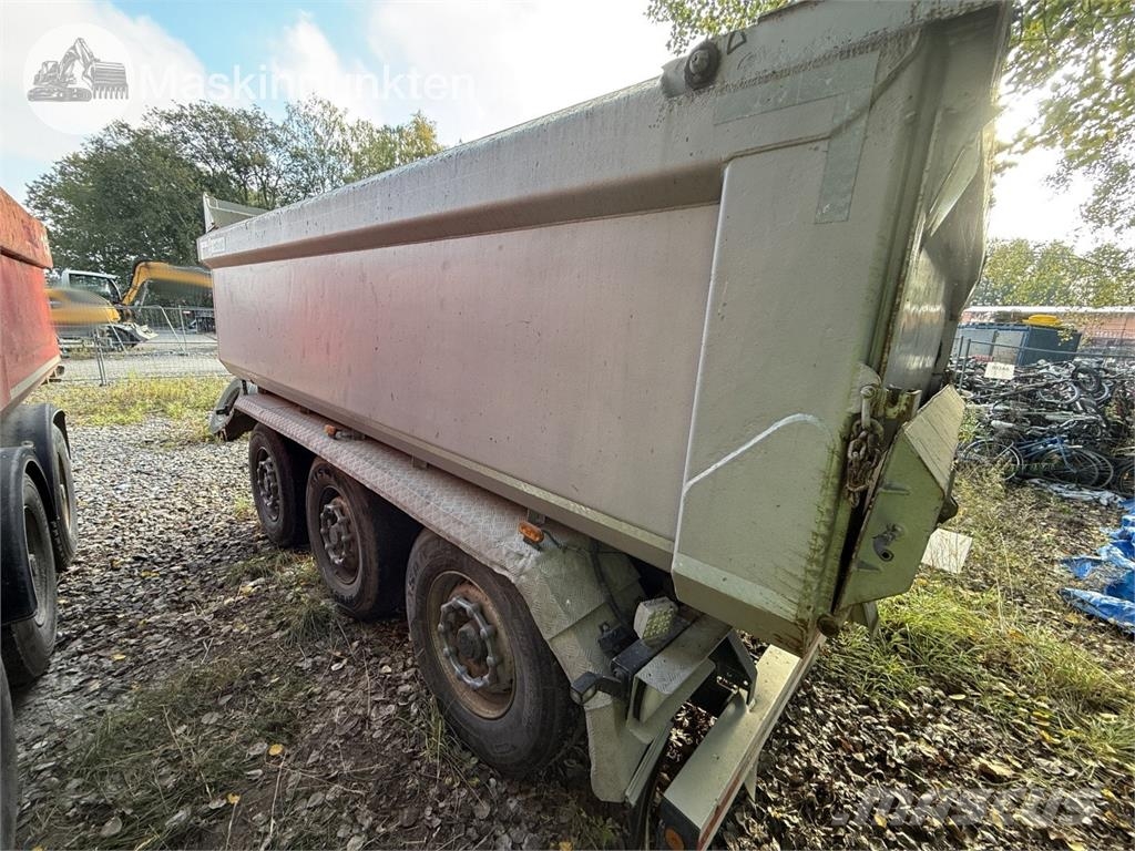 Istrail TN144 Sora- ja kippiperävaunut