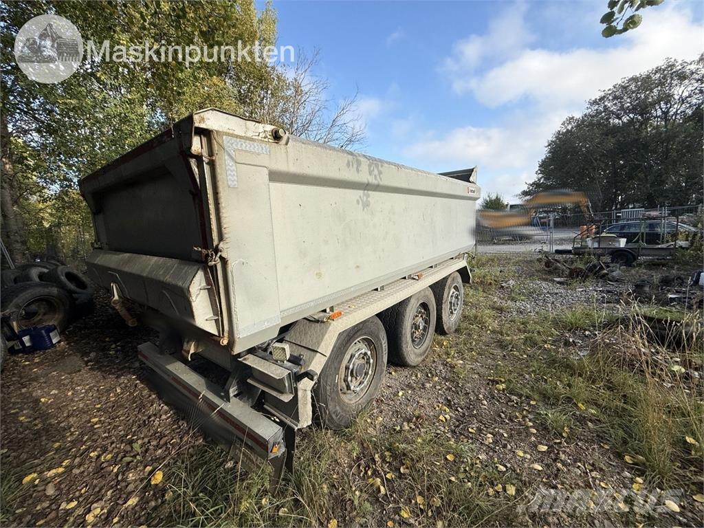 Istrail TN144 Sora- ja kippiperävaunut