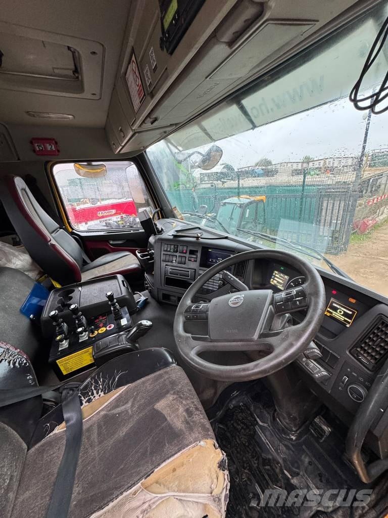 Volvo FM 12 Rol kiper kamioni sa kukom za podizanje tereta